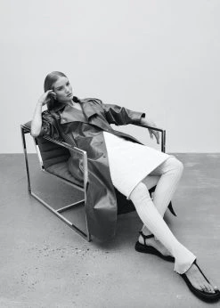 SHOES GIA X RHW Flat Thong Sandal - Black