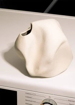 LIFESTYLE Completedworks Goliath Vessel - Off White