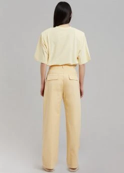 Auver_Fit Kusa Slit Tee - Pale Yellow