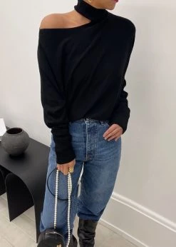 Auver_Fit Lana Cut-Out Turtleneck - Black CLOTHING