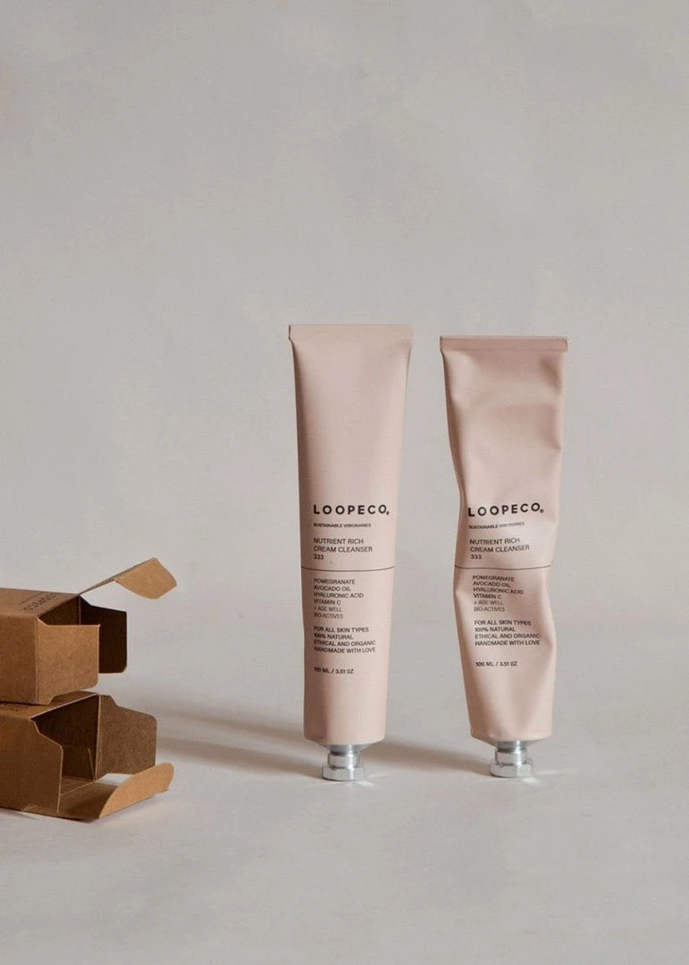 Loopeco Nutrient Rich Cream Cleanser LIFESTYLE