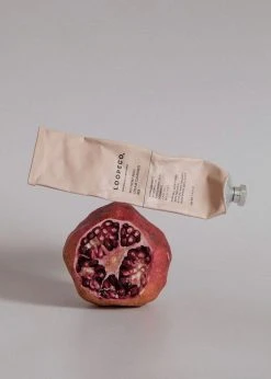 Loopeco Nutrient Rich Cream Cleanser LIFESTYLE