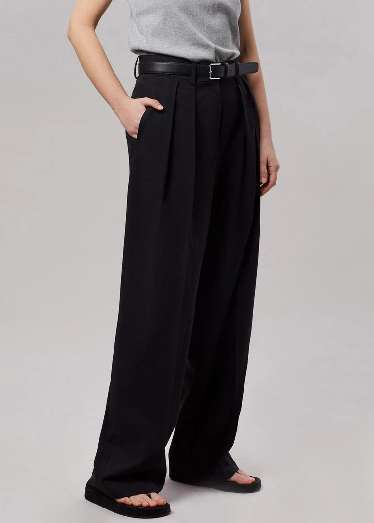 The Frankie Shop Tansy Pleated Trousers - Black
