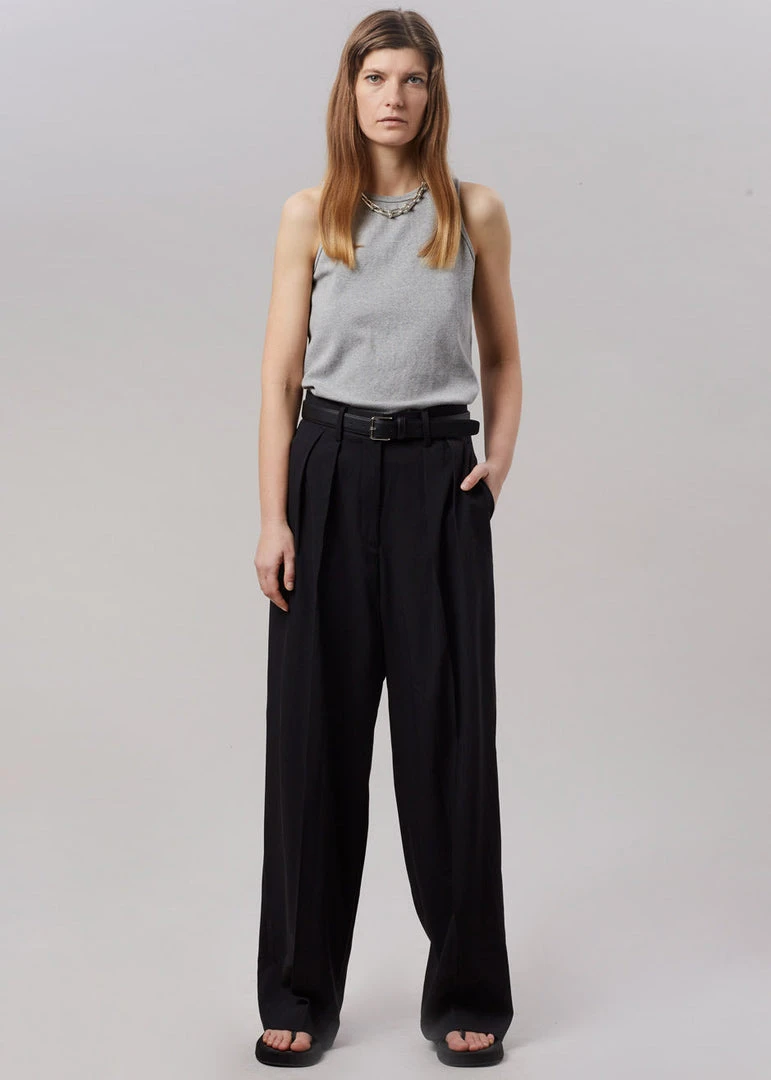 The Frankie Shop Tansy Pleated Trousers - Black