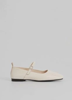 SHOES Vagabond Delia Strap Flats - Off White